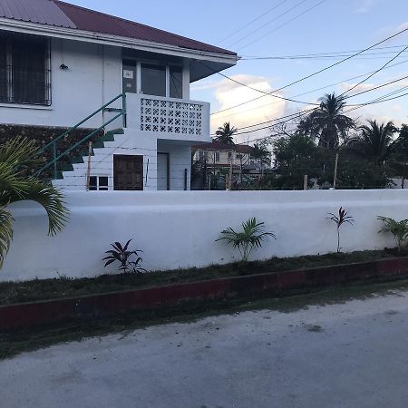 Bella Sombra Guest House Kings Park Belize City Exterior photo