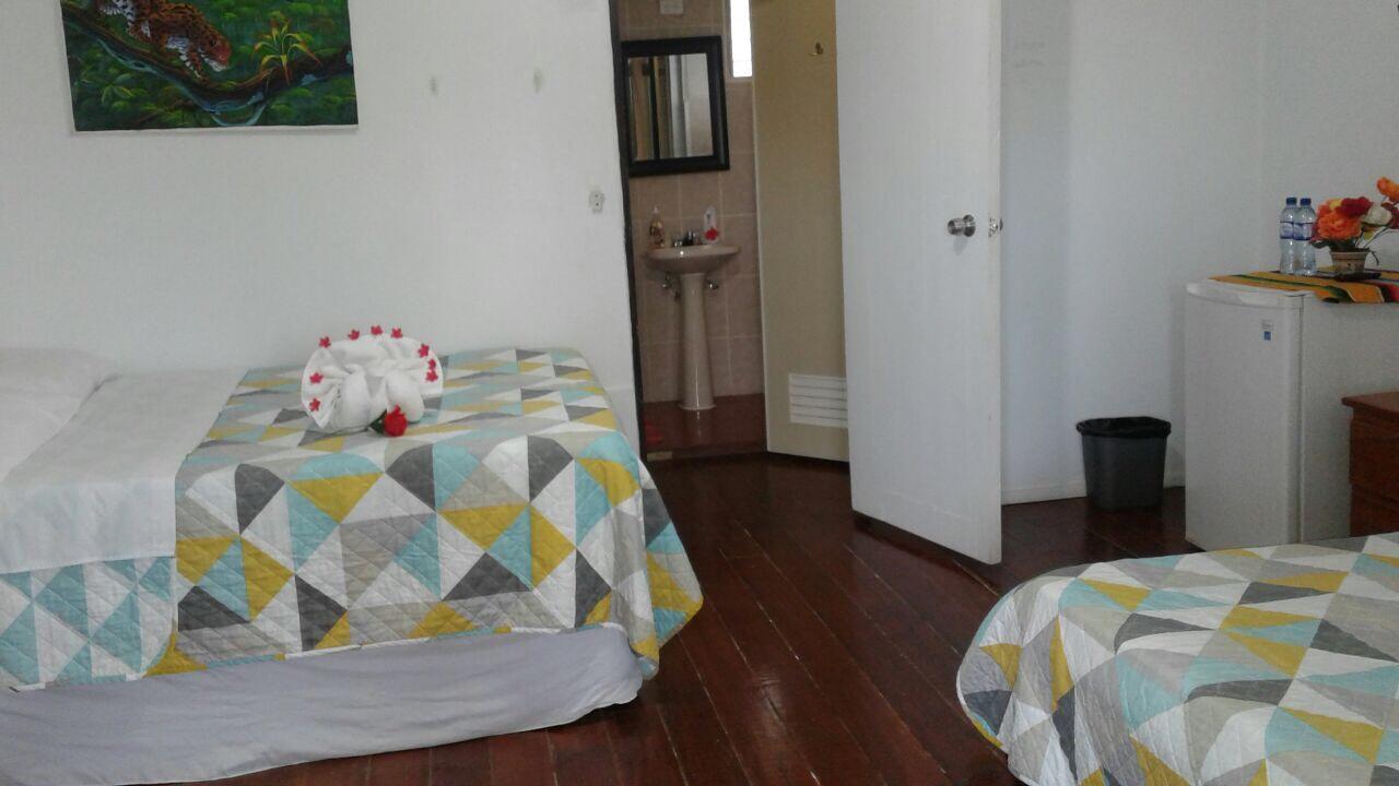 Bella Sombra Guest House Kings Park Belize City Exterior photo