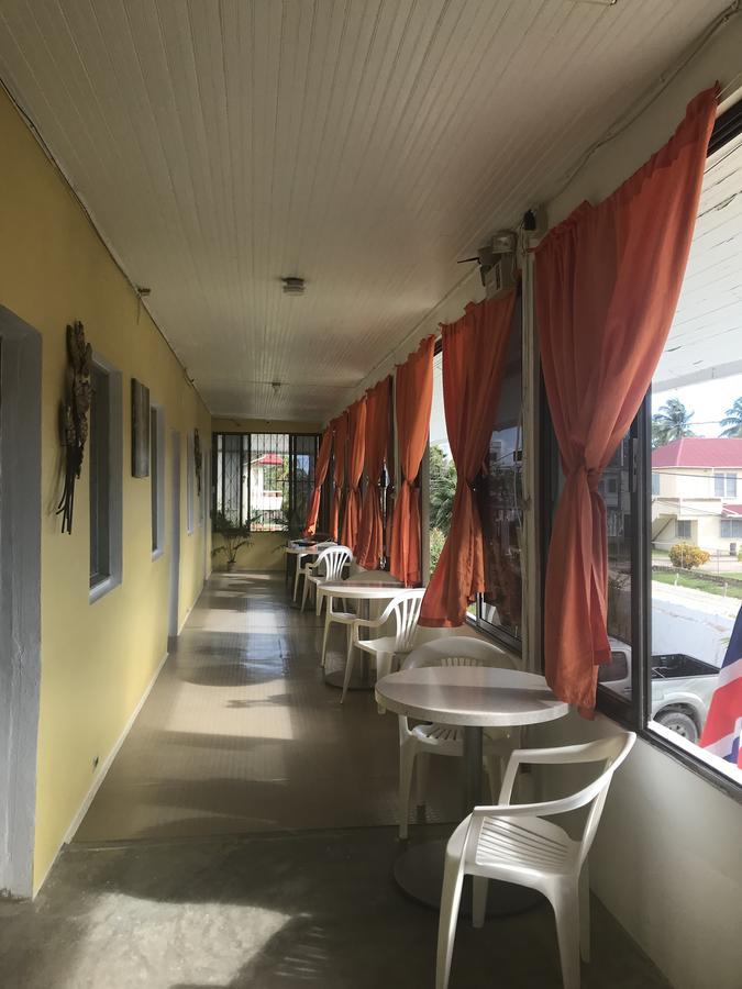 Bella Sombra Guest House Kings Park Belize City Exterior photo